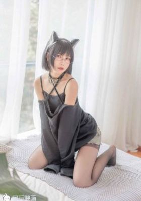 异国女人在巴黎