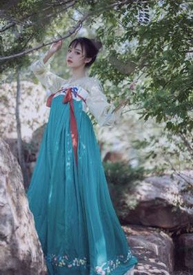 小姨母在线